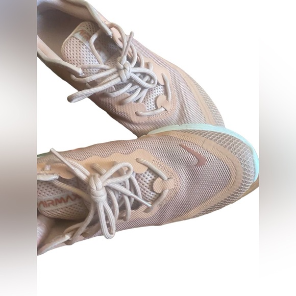 Nike sneakers Size 7.5 - Picture 3 of 8